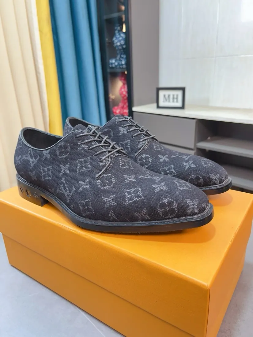 Ex-factory price 720🌹🌹High version [LV] Louis Vuitton's popular casual leather shoes🎖Fashionable and elegant🎖🎖Material: Original imported open-edge beaded cowhide, washed cowhide leather lining, original open-molded rubber outsole, high-end and classy, ​​elegant quality, instantly transforming into a handsome man ❤❤Standard\nNumber: 38-44